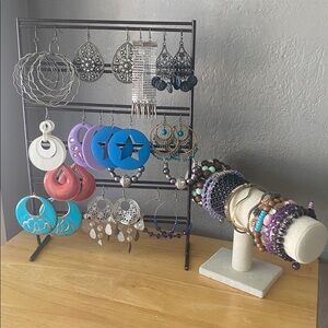 Bundle Sale 3 for $15 | Vintage 1
Earrings bracelets